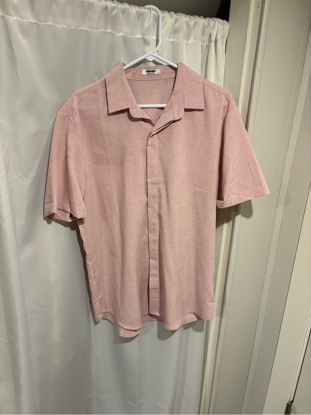 Never worn Men's Light Pink Short-Sleeve Button-Down Shirt